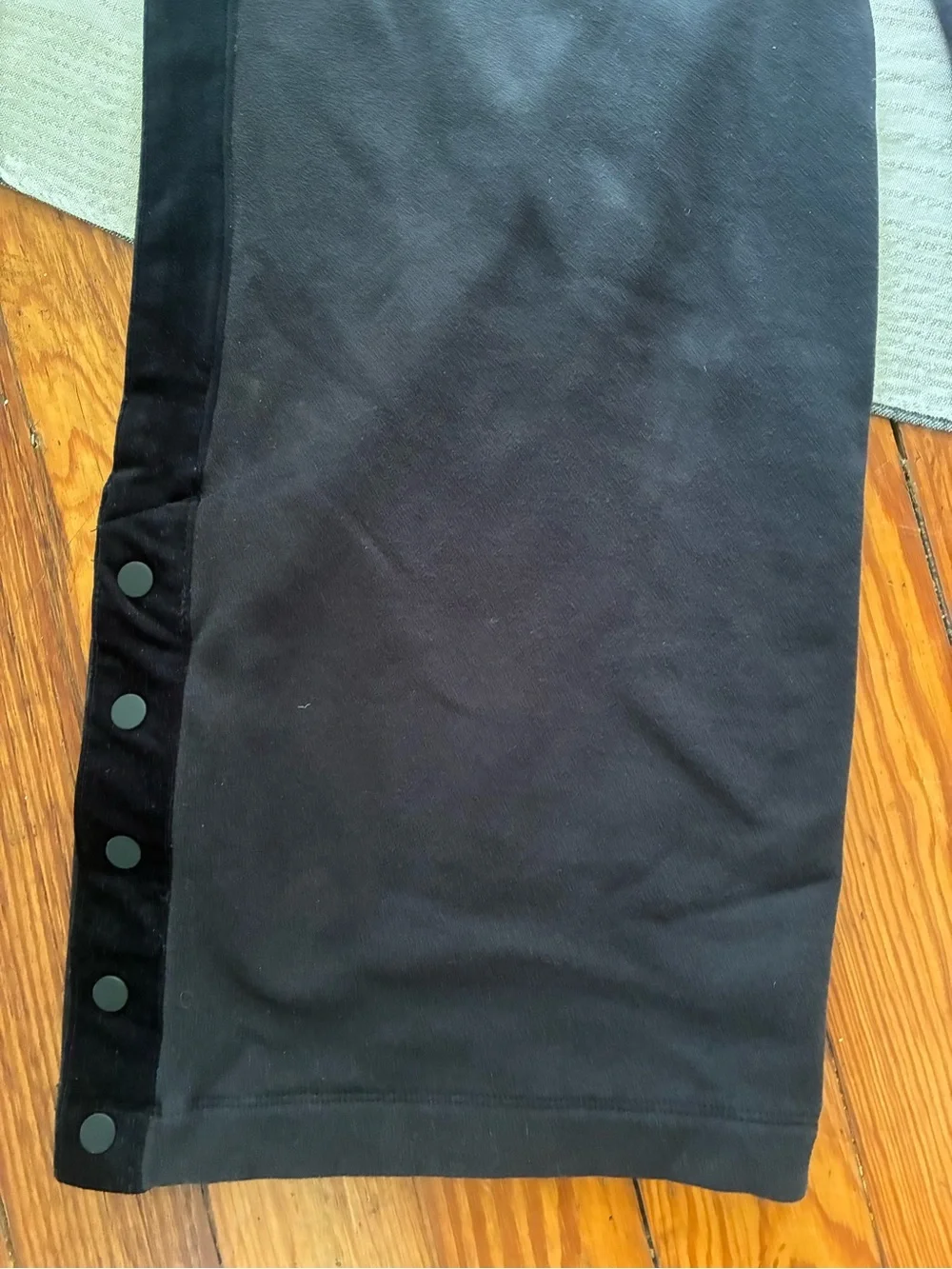 Athleta Retroplush Velvet Snap Ankle Lounge Pants - Picture 4 of 9
